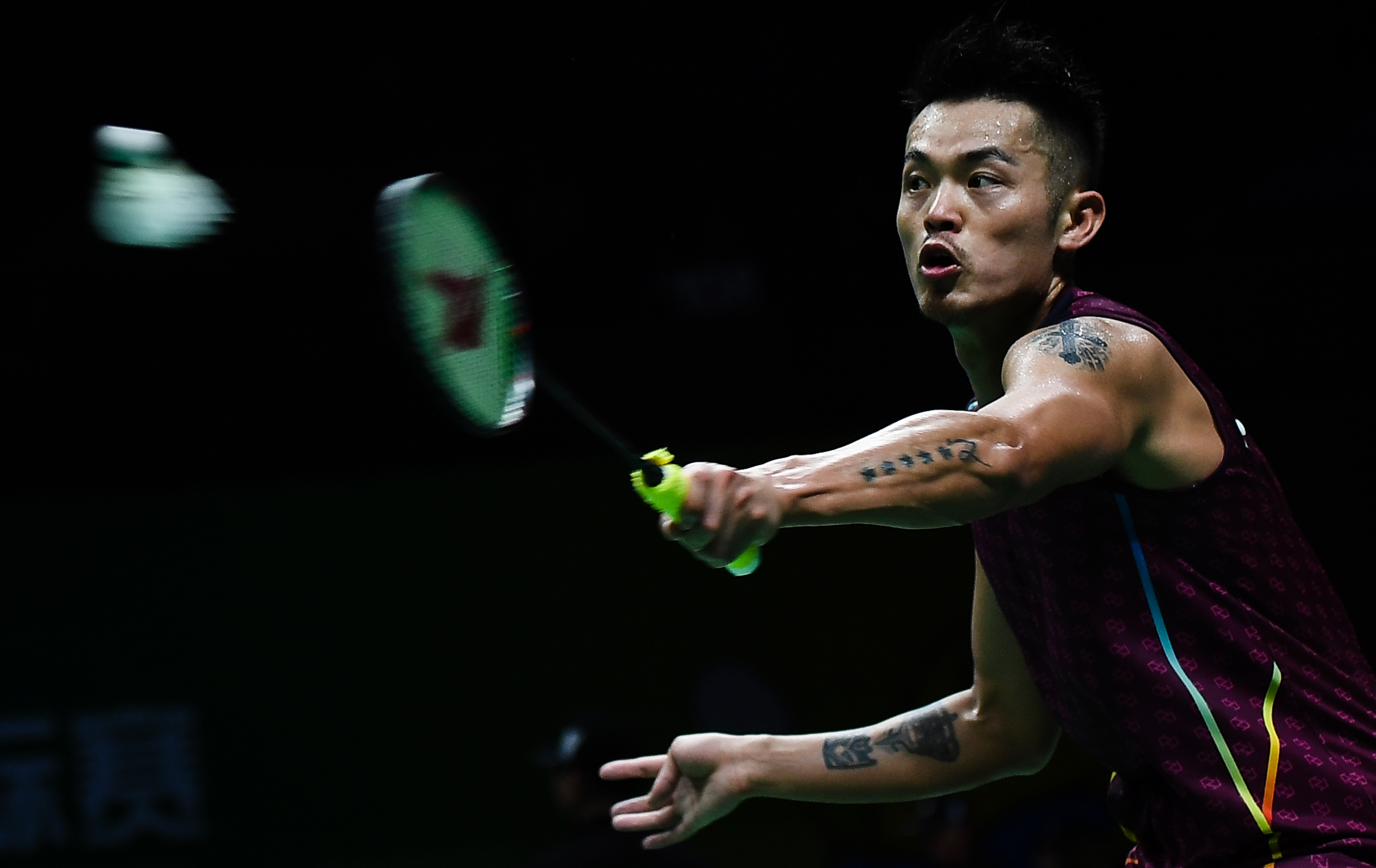 更多地在 更多地在