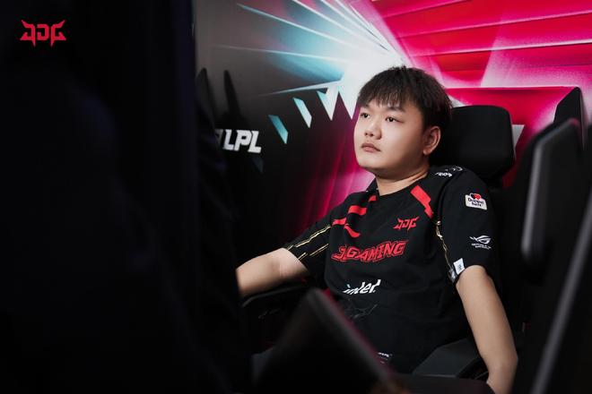 这位优秀的 这位优秀的