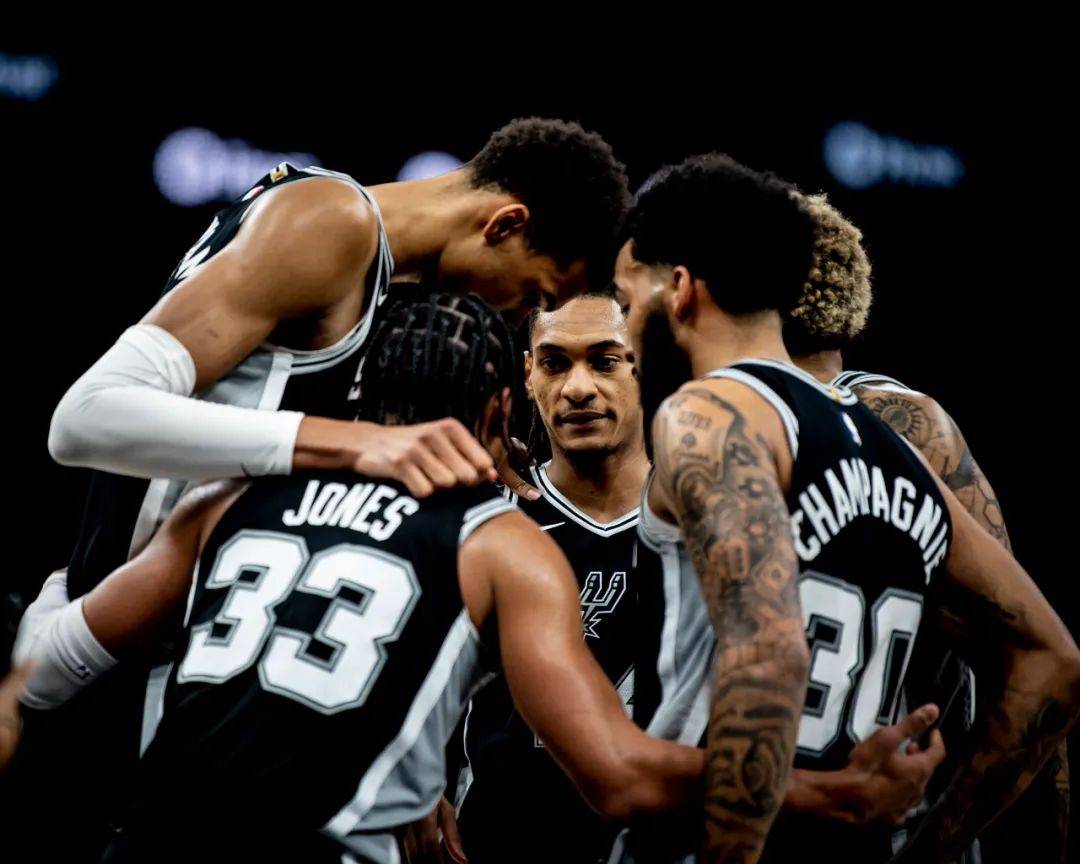 亦是先稳居 亦是先稳居